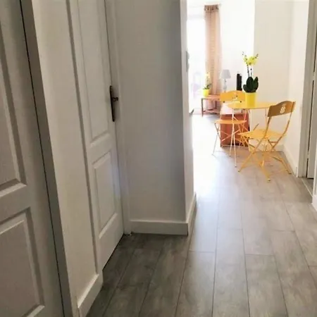 T2 Bis, 6 Personnes A 400m De La Plage Appartement